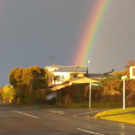 Charlies@Hilltop Deluxe Retreat Taupo Exterior photo